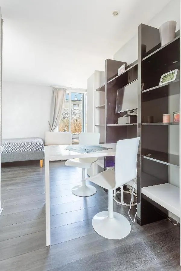 Auteuil Cozy Studio Apartment Paris France